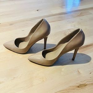 Charles by Charles David Glossy Tan Pumps